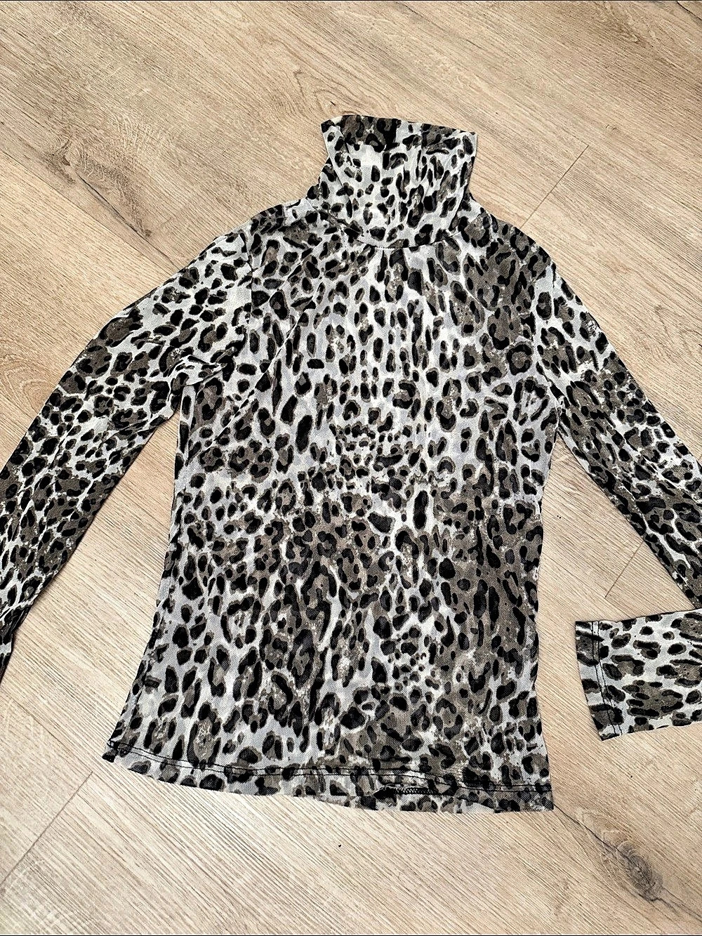 Ten Sixty Sherman Leopard Print Turtleneck Size Small